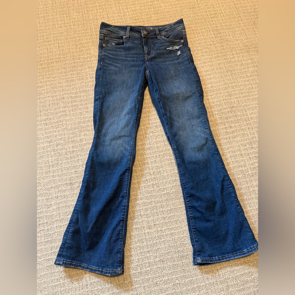 NWOT- AE Next Level Low Rise Kick Bootcut Jeans- Size 4 Short- Medium Indigo